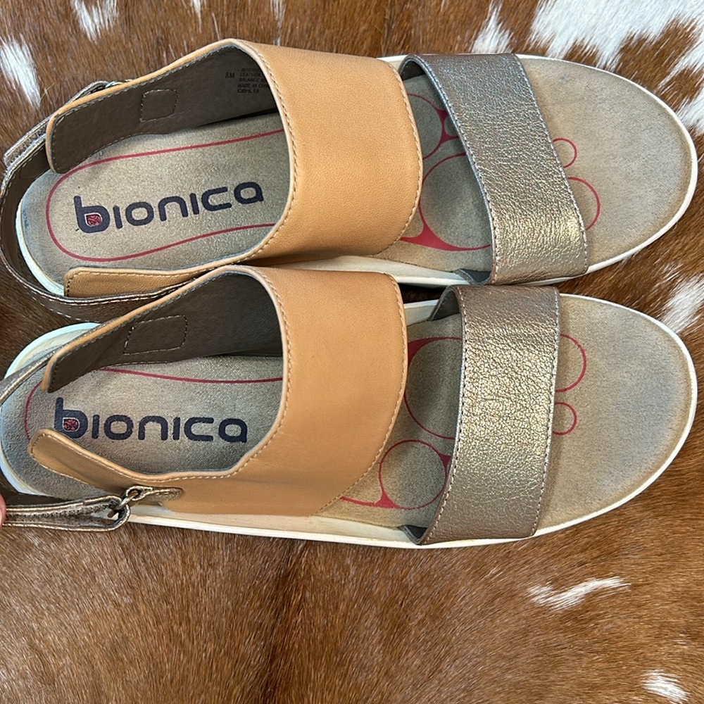Bionica Yolanda Leather Sandal (8M) - Picture 7 of 11